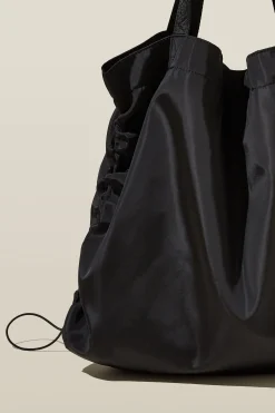 Active Carry All Tote