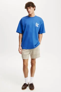 Box Fit Graphic T-Shirt