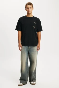 Box Fit Graphic T-Shirt