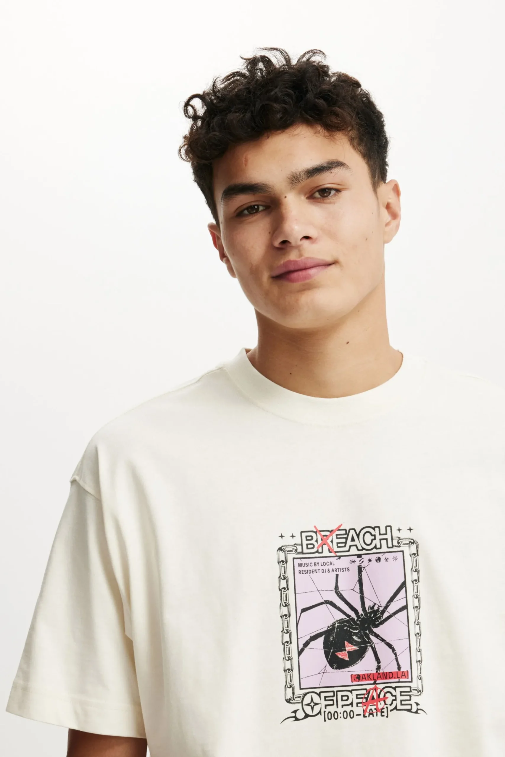 Box Fit Graphic T-Shirt