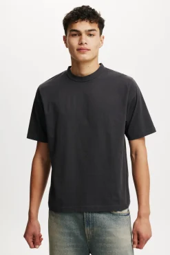 Cropped Fit T-Shirt