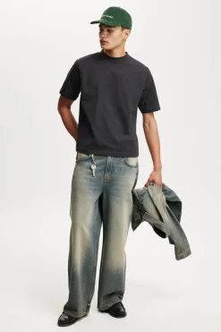 Cropped Fit T-Shirt