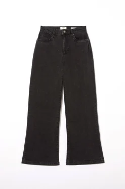 Curvy Stretch Wide Jean