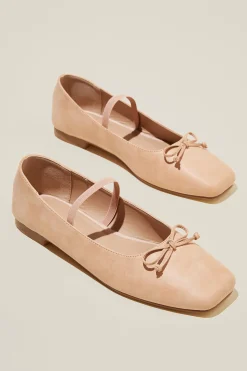 Gia Square Ballet