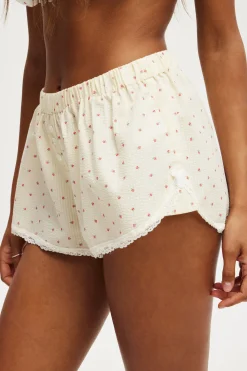 Girlfriend Short