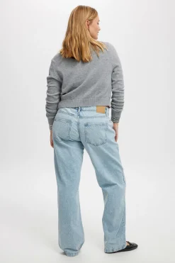 Low Rise Straight Jean