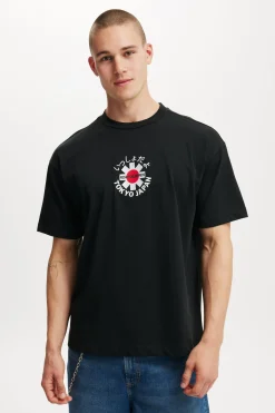 Red Hot Chilli Peppers Box Fit Premium Music T-Shirt